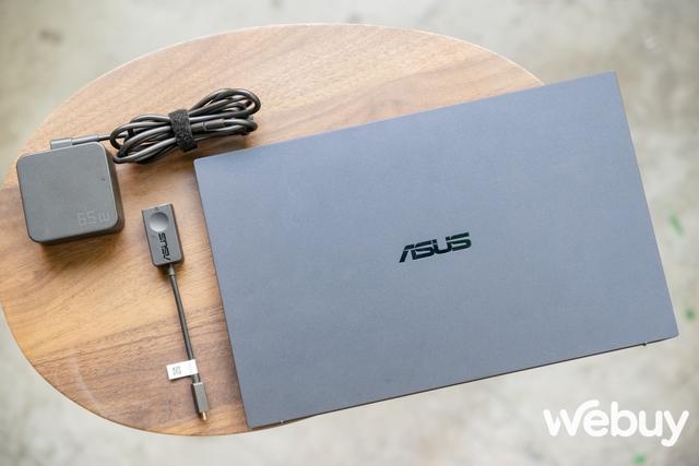 ASUS ExpertBook B9 2022: Mỏng nhẹ tinh tế đậm chất doanh nhân