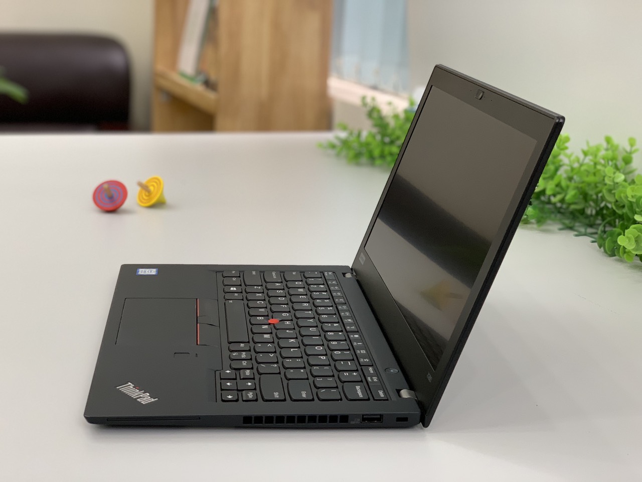 Bán Laptop Lenovo Thinkpad X280 core i5 chính hãng - LaptopAZ.vn
